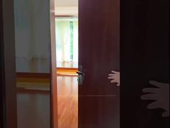 Vente chaude de la Chine meilleur plancher en bois brillant résistant à l'eau AC3 Ac4 HDF 8 mm 12 mm Floori stratifié